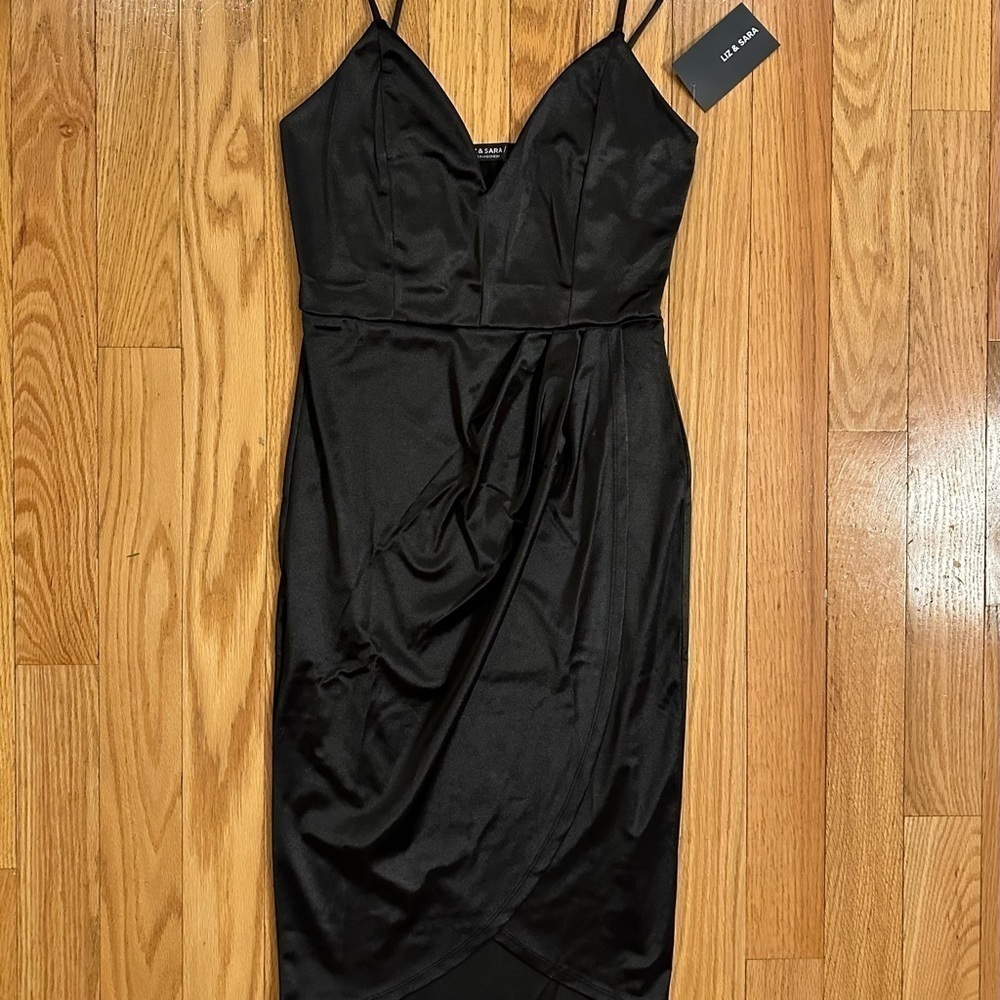 Liz & Sara little black dress satin look deep V thin strap tulip hem Large NEW - Picture 7 of 9